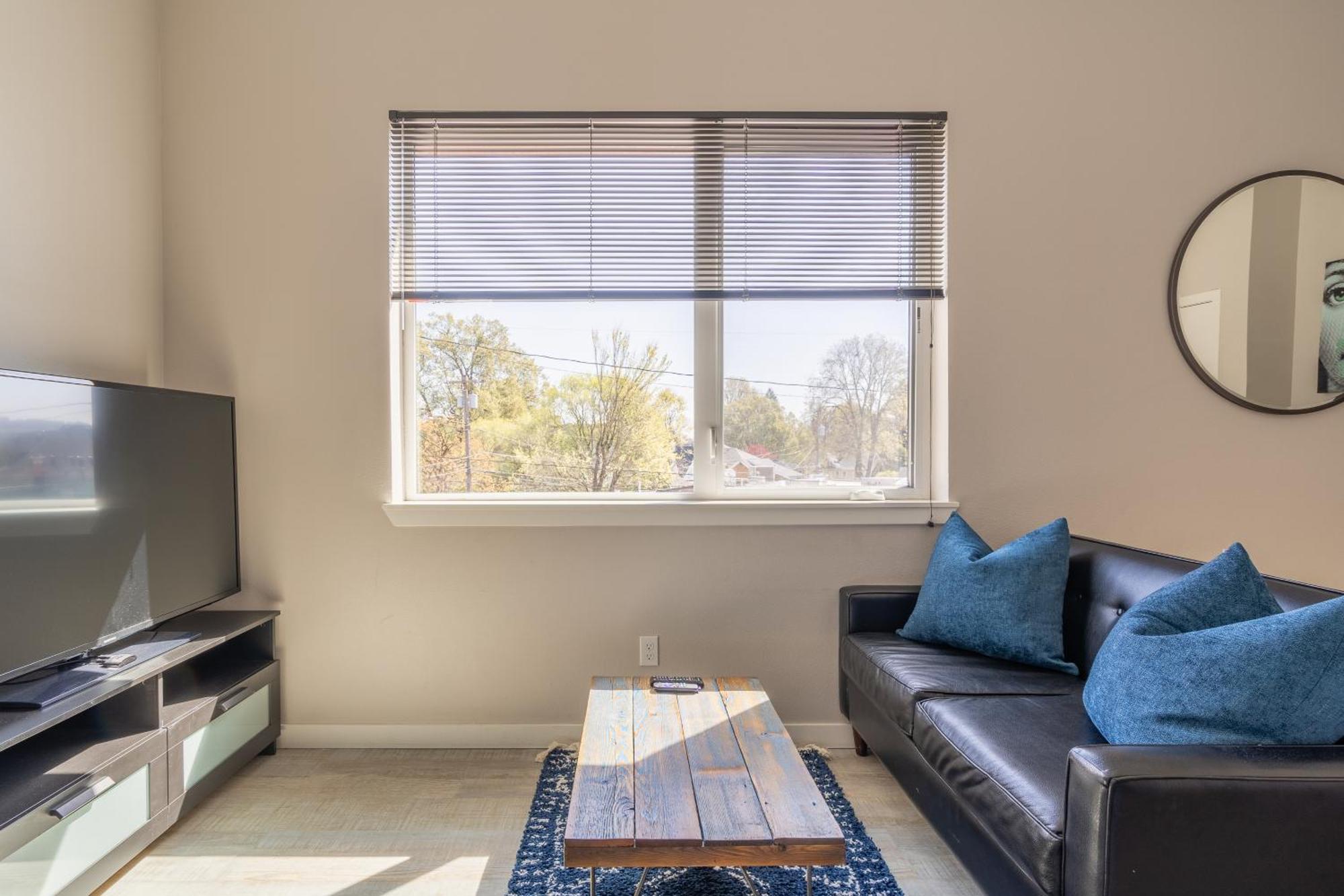 Sunny Studio Apartment - Food Carts, Coffee & Bars Portland Exterior photo