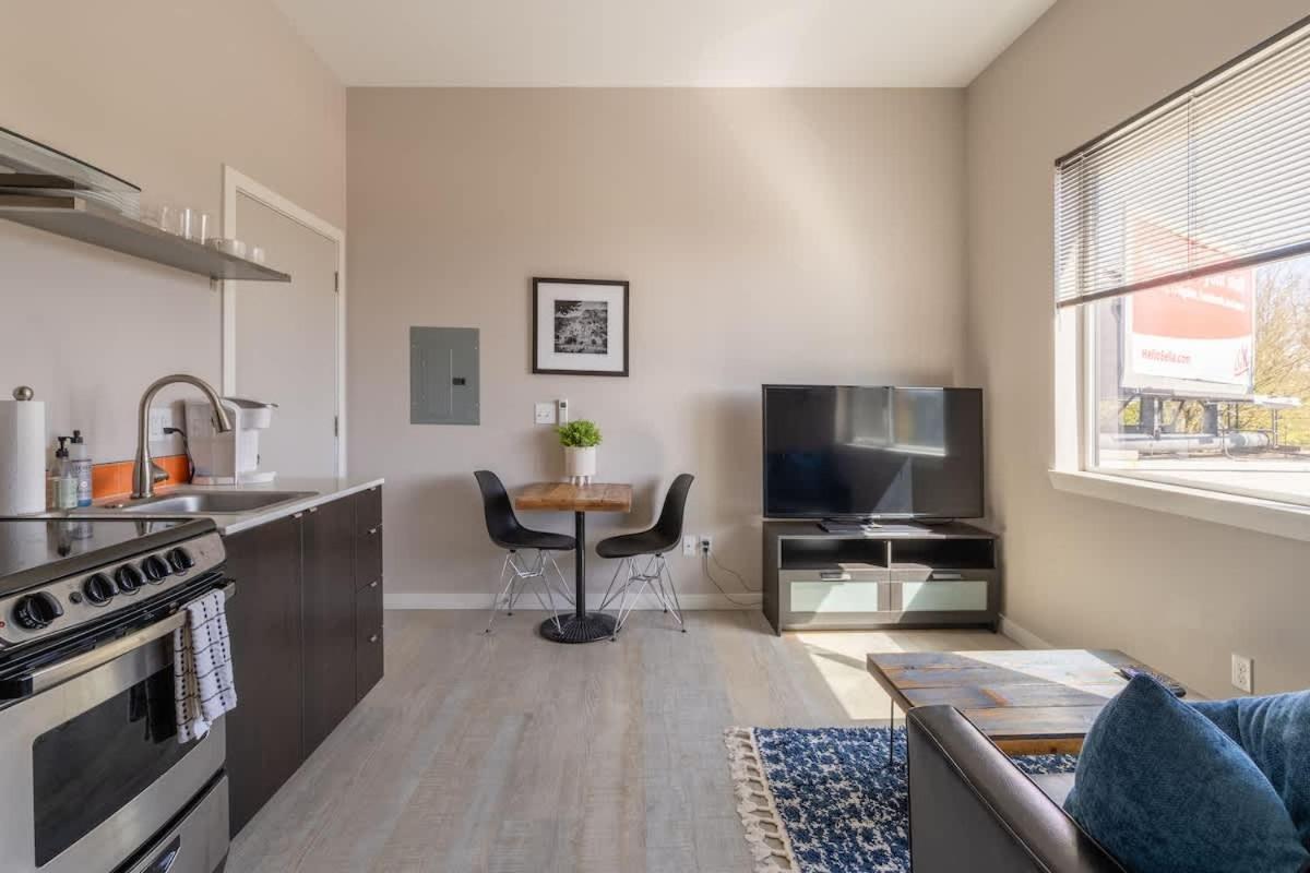 Sunny Studio Apartment - Food Carts, Coffee & Bars Portland Exterior photo
